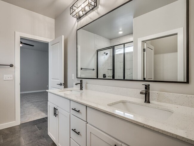 Building Photo - Beautiful New Construction Home in Edmond/Oklahoma City