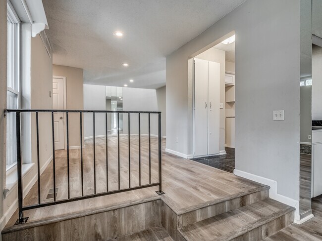 Building Photo - 6409 Miles Ln