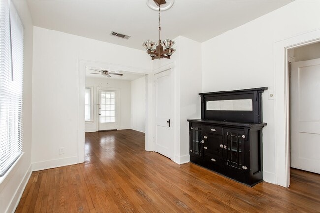 Building Photo - 4809.5 Reiger Ave