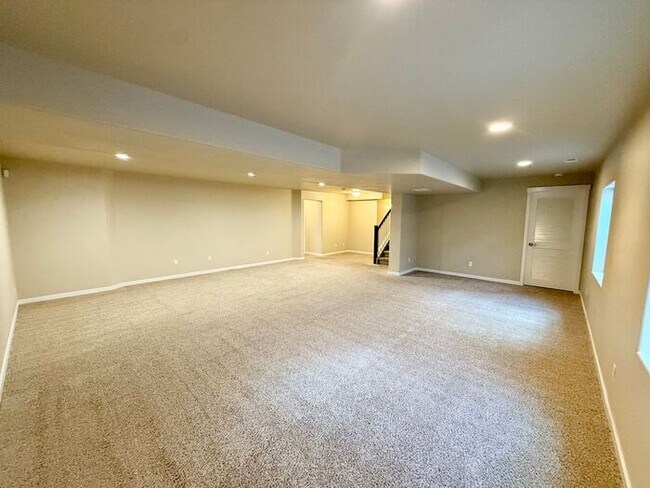 Building Photo - Beautifully Maintained 5 Bed, 3 Bath Home in Loveland!