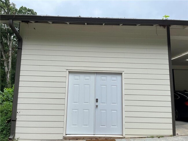 Building Photo - 6115 Reives Rd