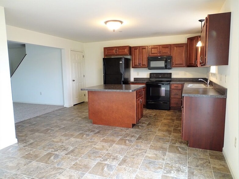 Building Photo - 336 Meadow View Dr