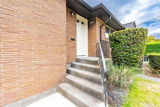 Building Photo - 3019 NW 85th St