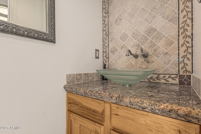 Building Photo - 7714 E Wilshire Dr