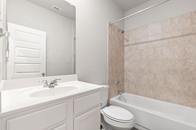 Building Photo - 250 Antelope Vly