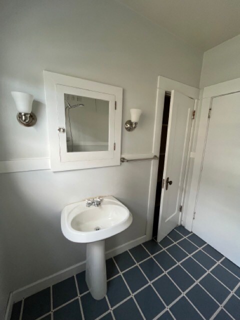 Building Photo - 2536 SE 38th Ave