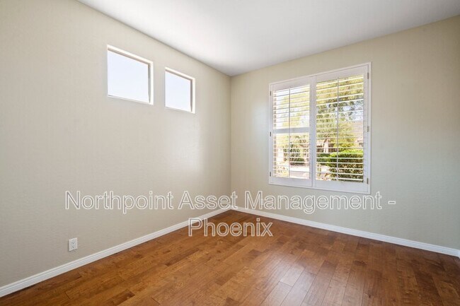 Building Photo - 7105 E Sleepy Owl Way