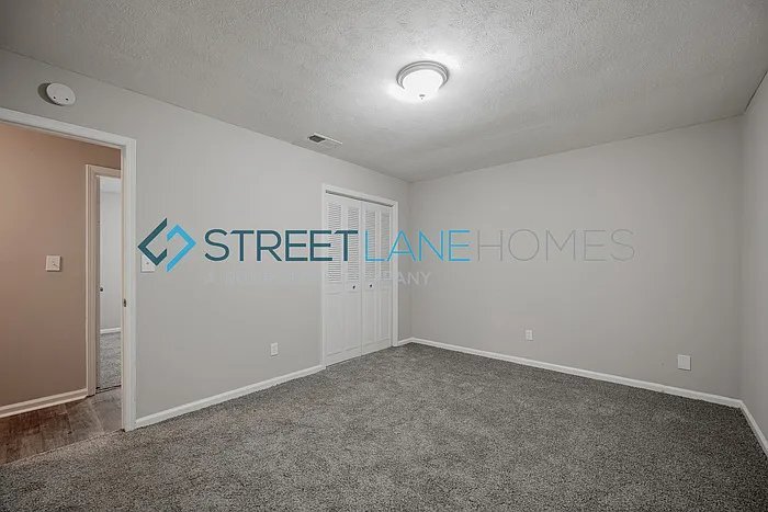 Building Photo - 5044 Old Post Rd