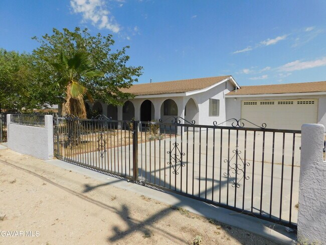 Building Photo - 9841 Mendiburu Rd