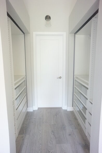 Building Photo - 2078 S Delaware St