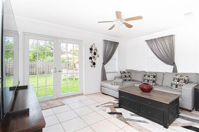 Building Photo - 6872 SW 15th St