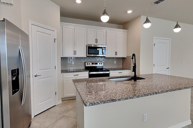 Building Photo - 5634 Wooden Pine Dr