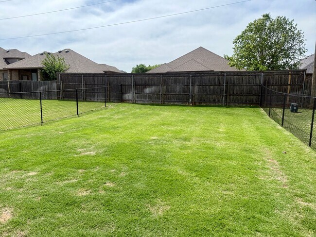 Building Photo - Beautiful 2 Bed 2 Bath!
