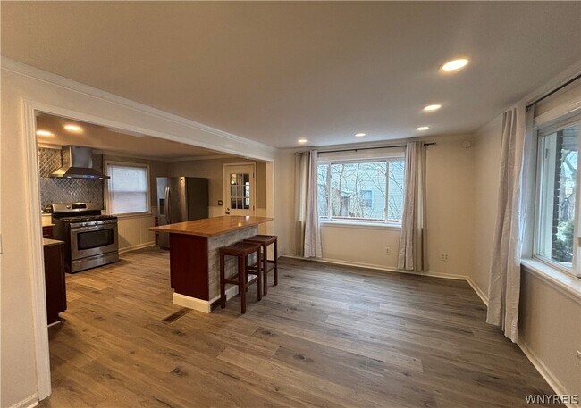 Building Photo - 4765 N Bailey Ave