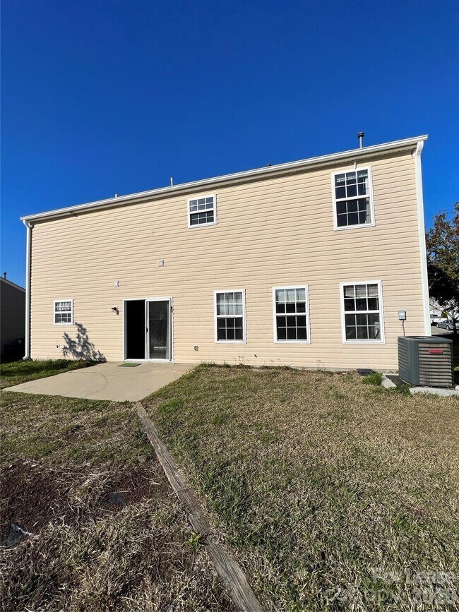 Building Photo - 4006 Shadow Pines Cir