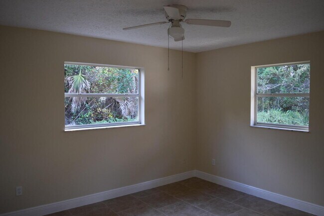 Building Photo - Home for Rent