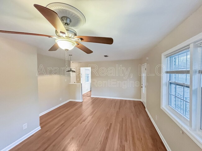 Building Photo - 3177 Cloverhurst Dr