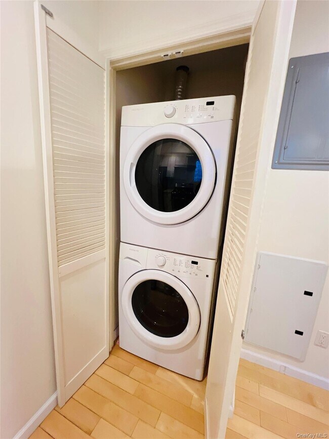 Building Photo - 143-28 41st Ave