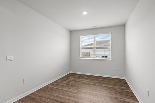 Building Photo - 201 Jones Rdg Ln
