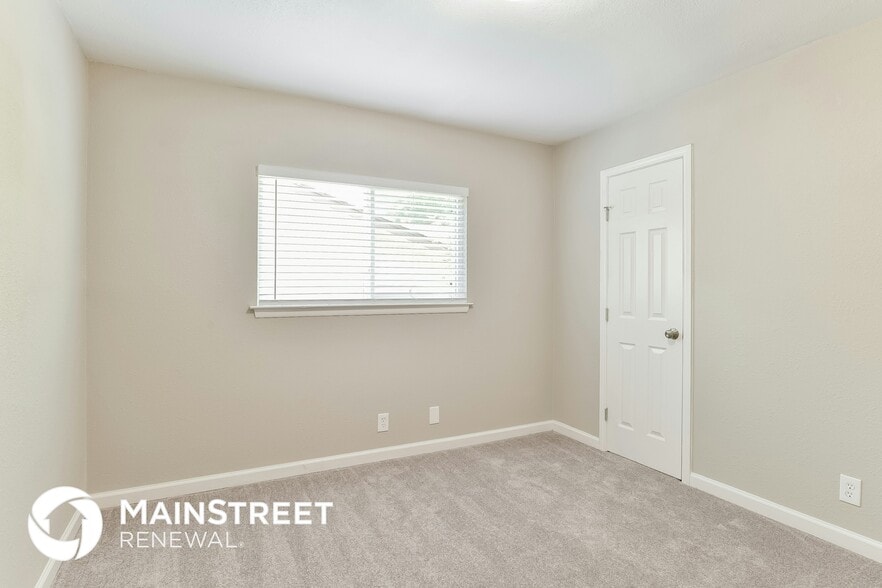 Building Photo - 9550 New World Dr