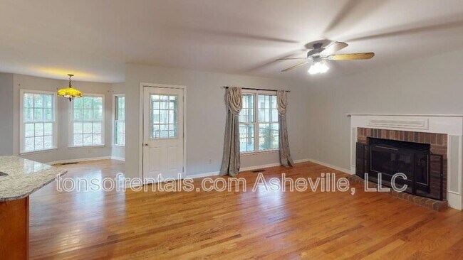 Building Photo - 15 Collenwood Rd