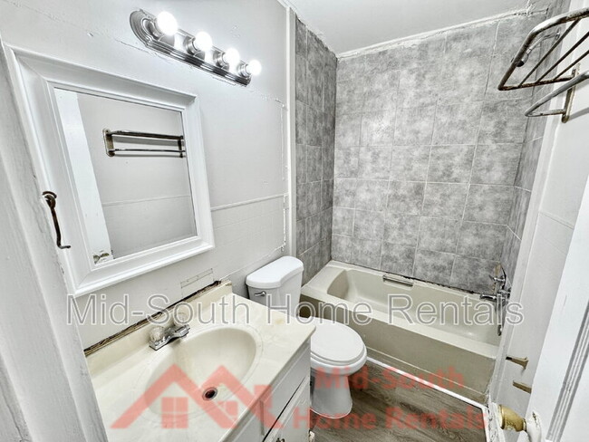 Building Photo - 3592 Vivia Ave