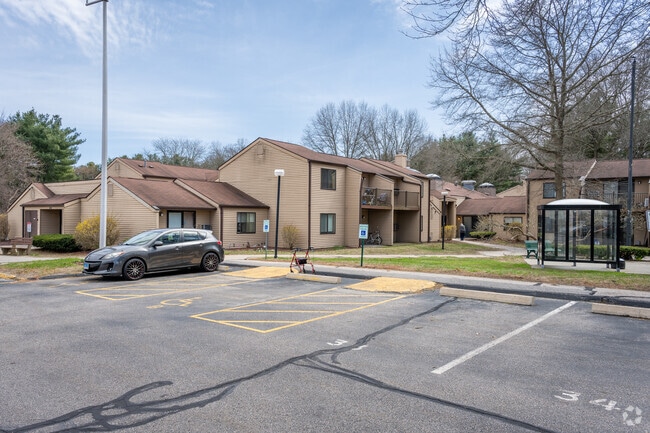 Building Photo - Village Court