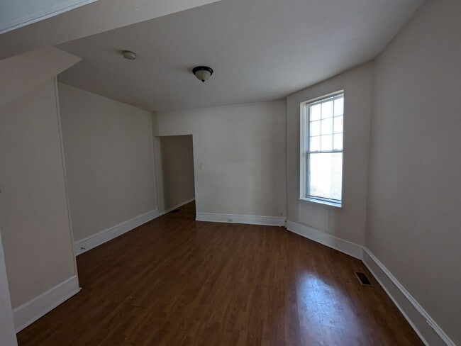 Building Photo - Spacious Home - West Philadelphia