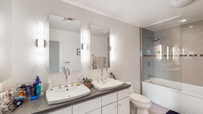 Building Photo - 3,400 SQFT CONDO IN DOWNTOWN CHAMPAIGN W/ ...