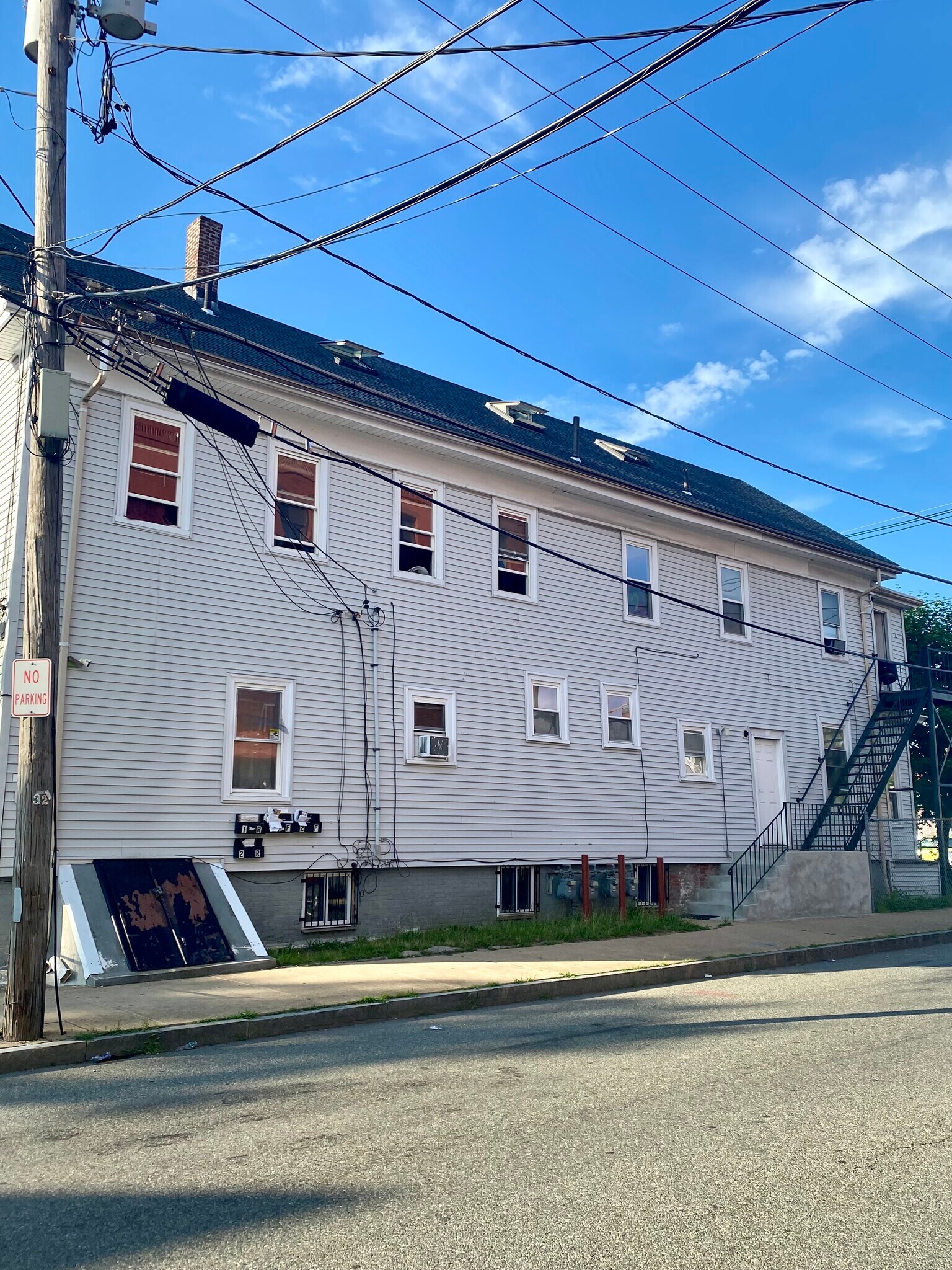 Building Photo - 1135 Main St