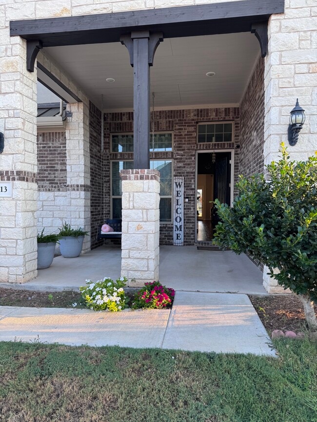 Building Photo - 513 Lambert Cv