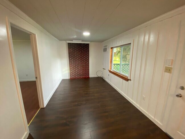 Building Photo - Chestnut Grove Village 17, 18, 19