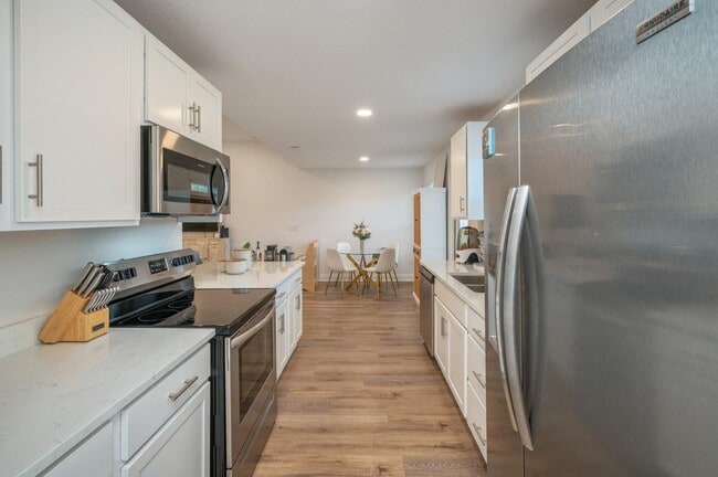 Building Photo - 691 S 11th St