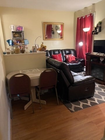 Building Photo - 61 Vine St