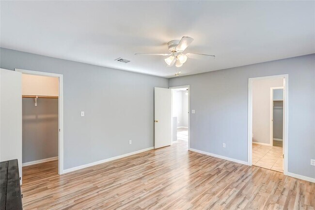 Building Photo - 1709 Windy Park Cir