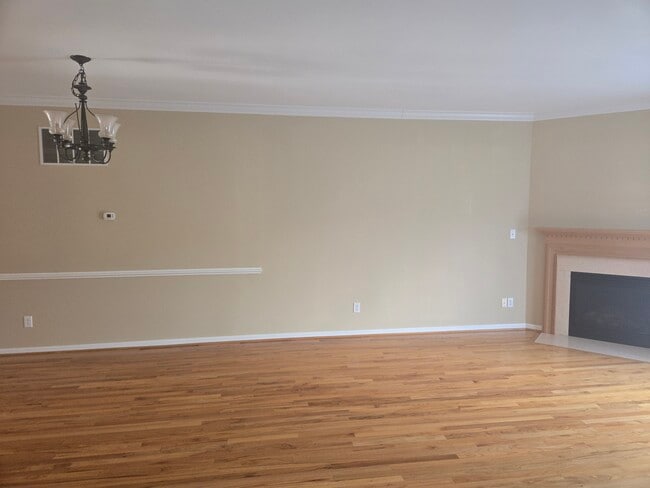 Building Photo - 123 Pumpkin Patch Ln