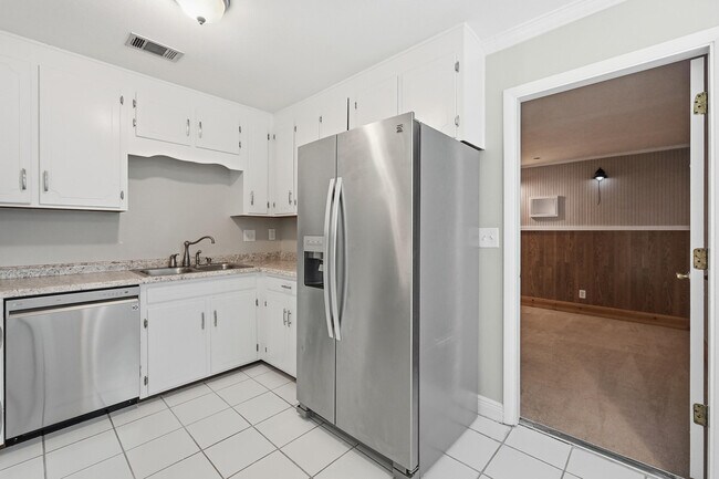 Building Photo - 266 Honeysuckle Way