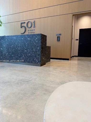 Building Photo - 121 NE 5th St