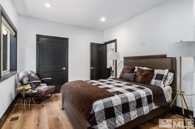 Building Photo - 331 Winding Way