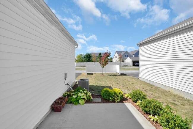 Building Photo - 5621 Ellis Brook Dr