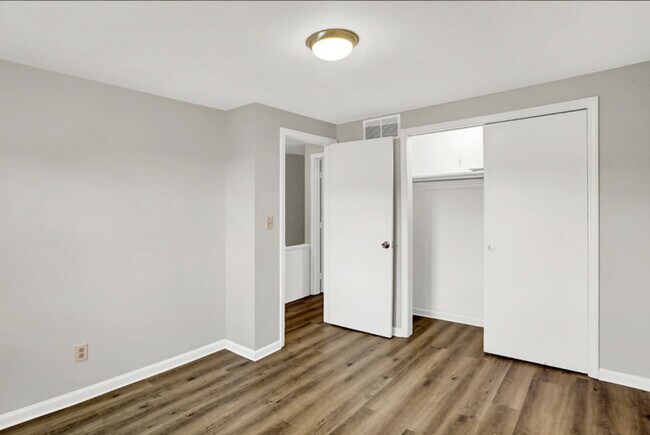 Building Photo - 278 Walnut St