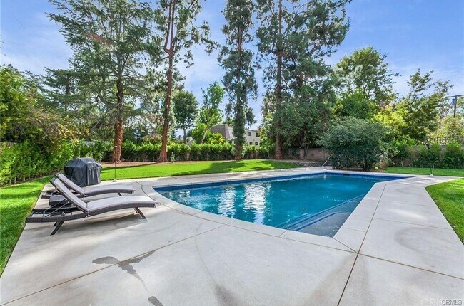 Building Photo - 6236 Capistrano Ave