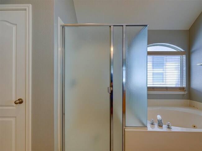 Building Photo - 1554 Homewood Cir