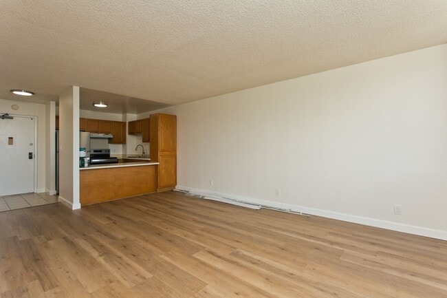 Building Photo - Move-In Ready 1BR in Downtown Honolulu | Parking Included | Stunning Views