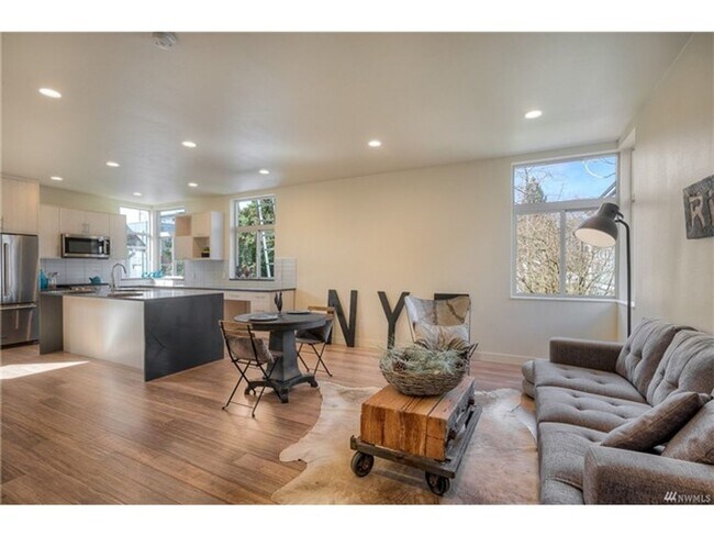 Building Photo - ar9035