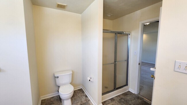 Building Photo - Sawyer Lakes