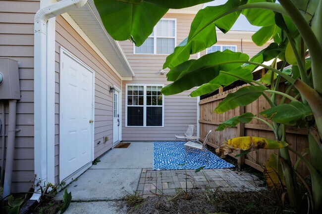 Building Photo - 3 bedroom fully furnished home, Pet Friendly Johns Island, Charleston