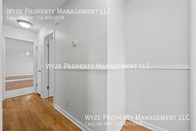 Building Photo - 2209 Rothmore Dr SW