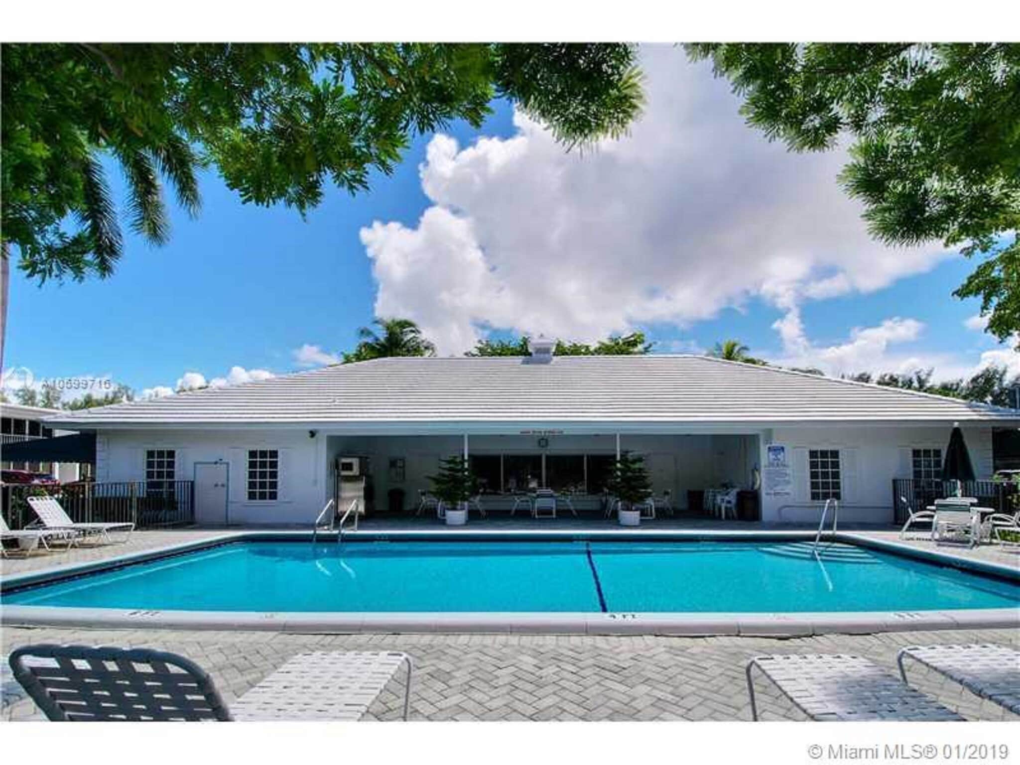 Building Photo - 6207 Bay Club Dr