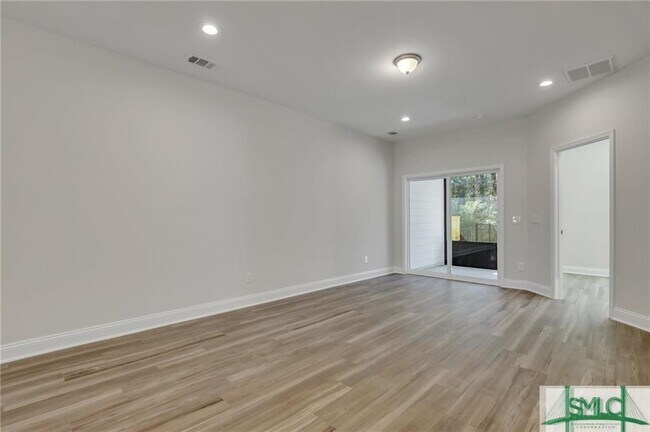 Building Photo - 157 Lower Creek Dr